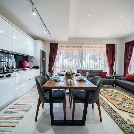 Hotel Therapy Aqua - Cocuk Havuzlu 4 Kisilik 4*