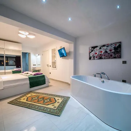 Therapy Aqua - Cocuk Havuzlu 4 Kisilik Hotel 4*